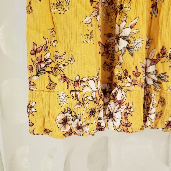 💛 Floral Yellow Sundress 💛 - Picture 2 of 8